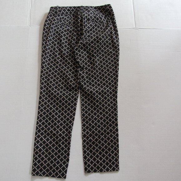 White House Black Market Geometric Print Size 2 Black & Cream Ankle/Capri Pants - Picture 3 of 3